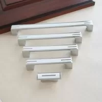 beyaz-mutfak-dolabi-kulplari-2