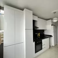 Turak-Mobilya-25-Mutfak-Dolabi-Modelleri-Akrilik-Mutfak-Dolabi-Mutfak-Dolabi-Renkleri-Lak-Panel-Mutfak-Dolabi-High-Gloss-Mutfak-Dolabi-Kulpsuz-Mutfak-Dolabi