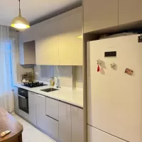 Turak-Mobilya-6-Mutfak-Dolabi-Modelleri-Akrilik-Mutfak-Dolabi-Mutfak-Dolabi-Renkleri-GlossMax-Mutfak-Dolabi-High-Gloss-Mutfak-Dolabi-Kulpsuz-Mutfak-Dolabi