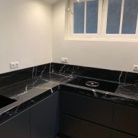 Nero-Marquina-Mermer-Mutfak-Tezgah-3