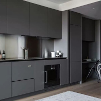 Siyah-Renk-Mutfak-Dolabi-1